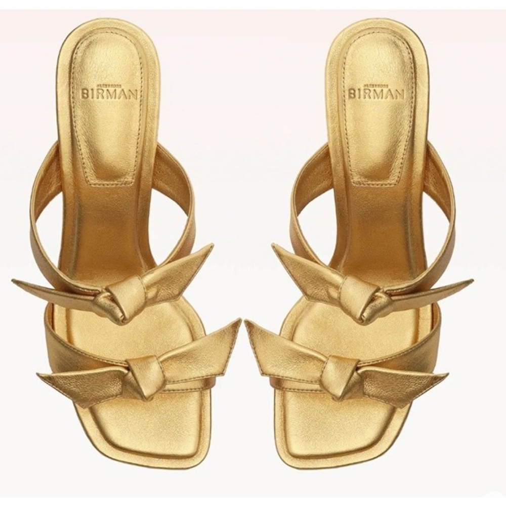 $595 Alexandre Birman Clarita Square Flare 85 in Oro Gold